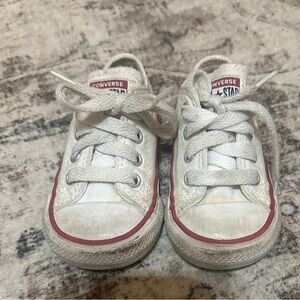 Toddler white low top converse